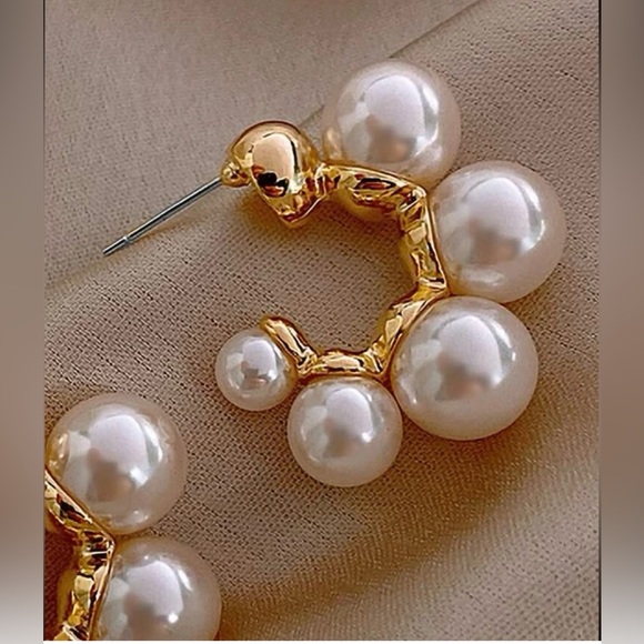 Pearl Small Hoops - Picture 3 of 4